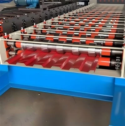 Máquina perfiladora de paneles de pared